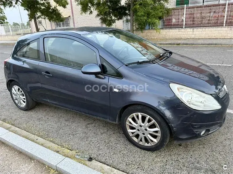 Usado Opel Corsa Sport 80 CV (58 kW) 2009 Gris / plata Utilitario