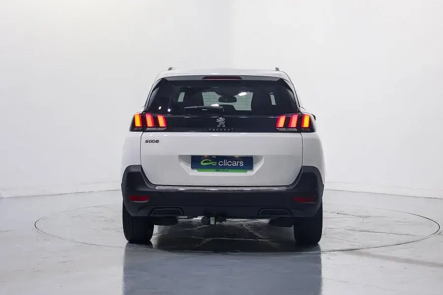 Usado Peugeot 5008 Allure 120 CV (88 kW) 2017 SUV