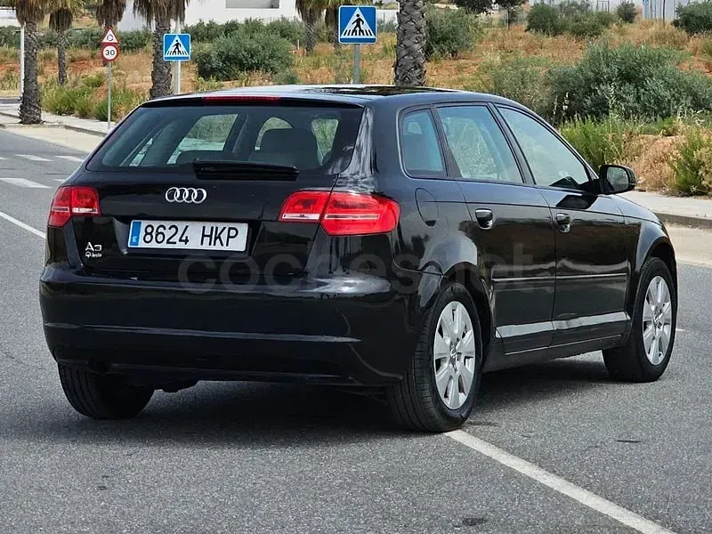 Usado Audi A3 Attraction 105 CV (77 kW) 2013 Negro Berlina