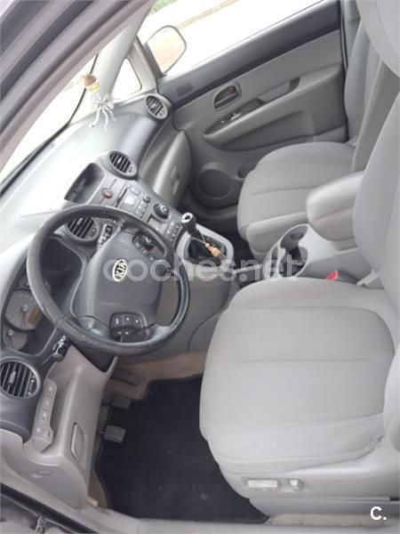 Usado Kia Carens 140 CV (102 kW) 2007 Negro Monovolumen