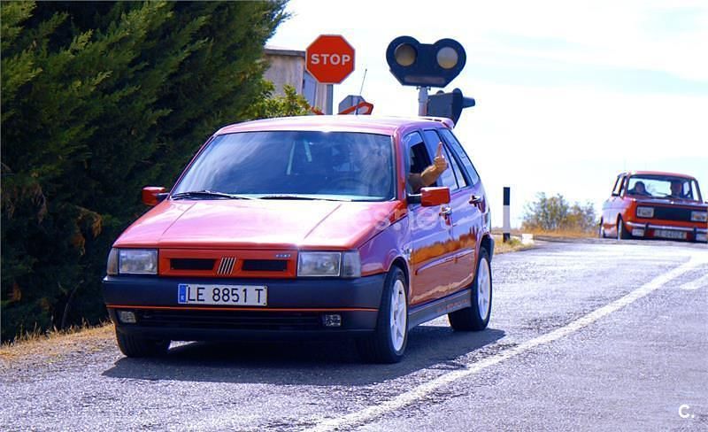 Usado Fiat Tipo 138 CV (101 kW) 1991 Rojo Berlina
