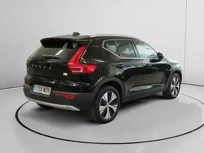 Usado Volvo XC40 Core 211 CV (155 kW) 2023 Negro SUV