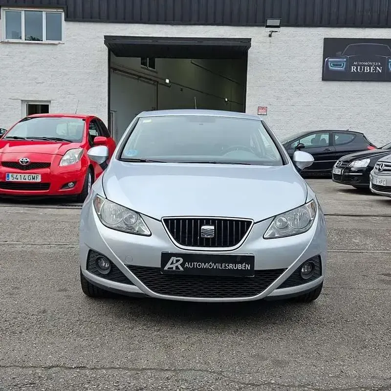 Usado Seat Ibiza 86 CV (63 kW) 2008 Gris Utilitario