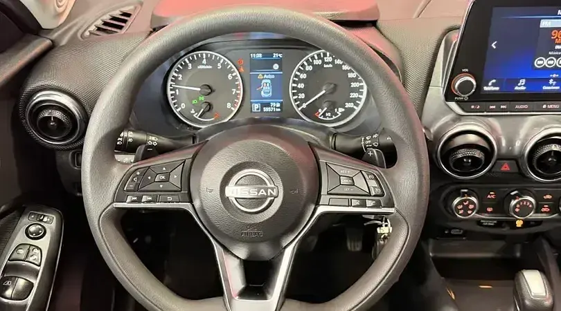 Usado Nissan Juke Acenta 114 CV (83 kW) 2023 Sapporo white (sólido) SUV
