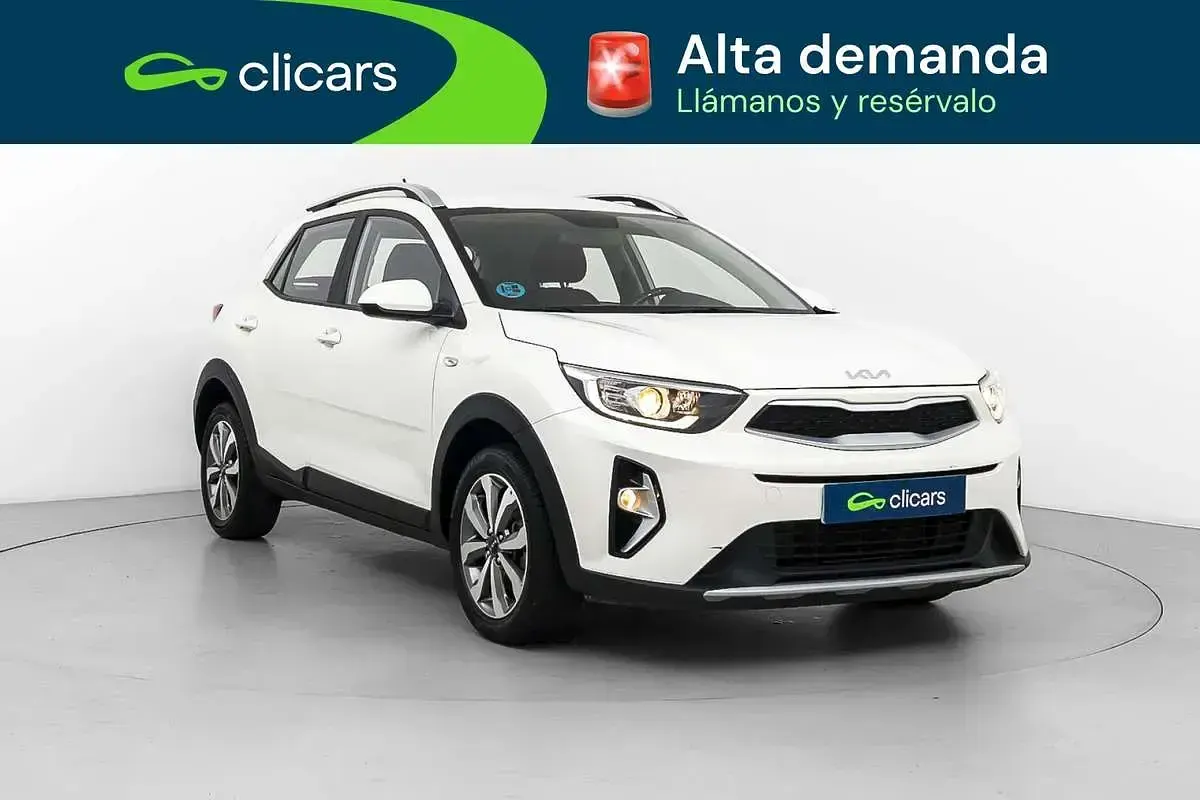 Usado Kia Stonic 84 CV (61 kW) 2023 Blanco SUV