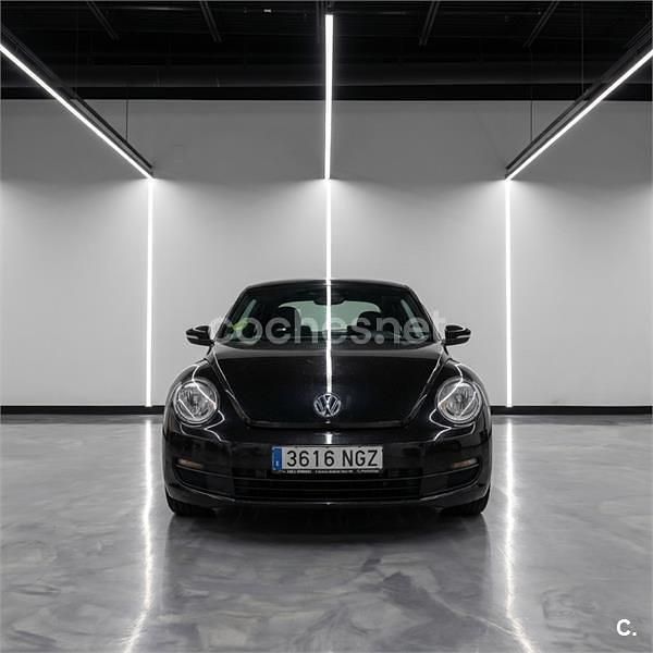 Usado VW Beetle Design 105 CV (77 kW) 2012 Negro Utilitario