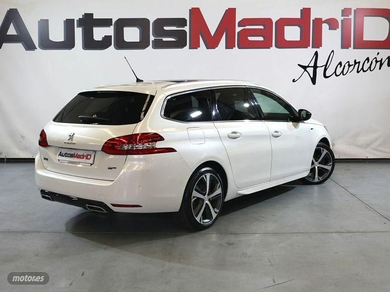 Usado Peugeot 308 SW GT 130 CV (95 kW) 2021 Blanco Familiar