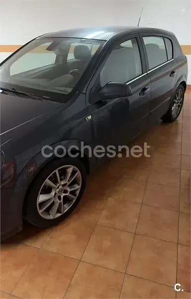 Usado Opel Astra Enjoy 120 CV (88 kW) 2007 Azul Berlina