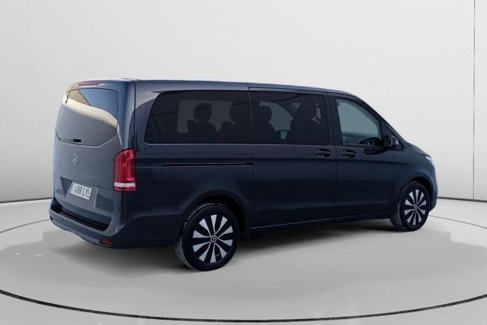 Begagnad Mercedes V220 163 HK (119 kW) 2022 Minibuss