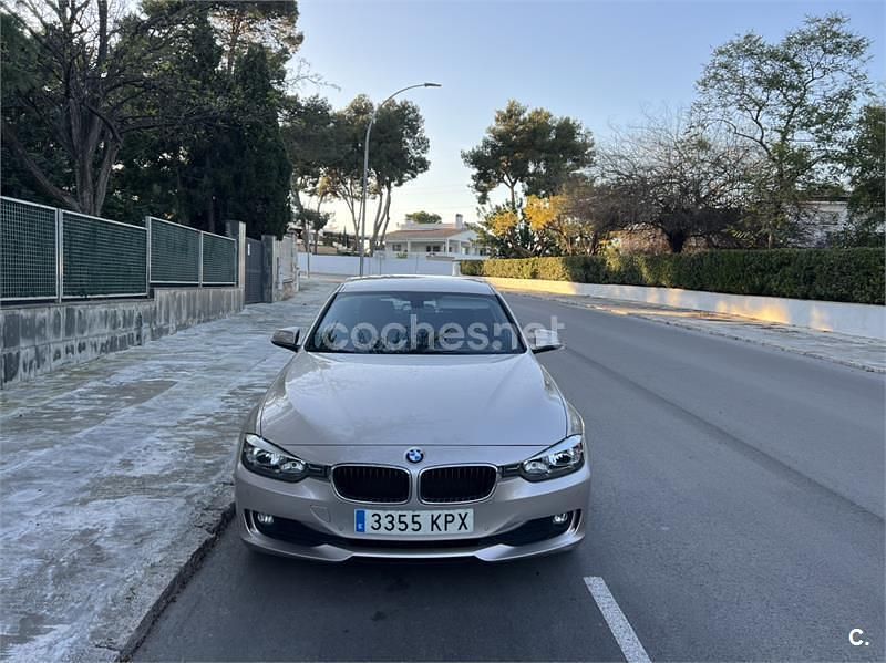 Usado BMW 318 143 CV (105 kW) 2014 Gris / plata Berlina