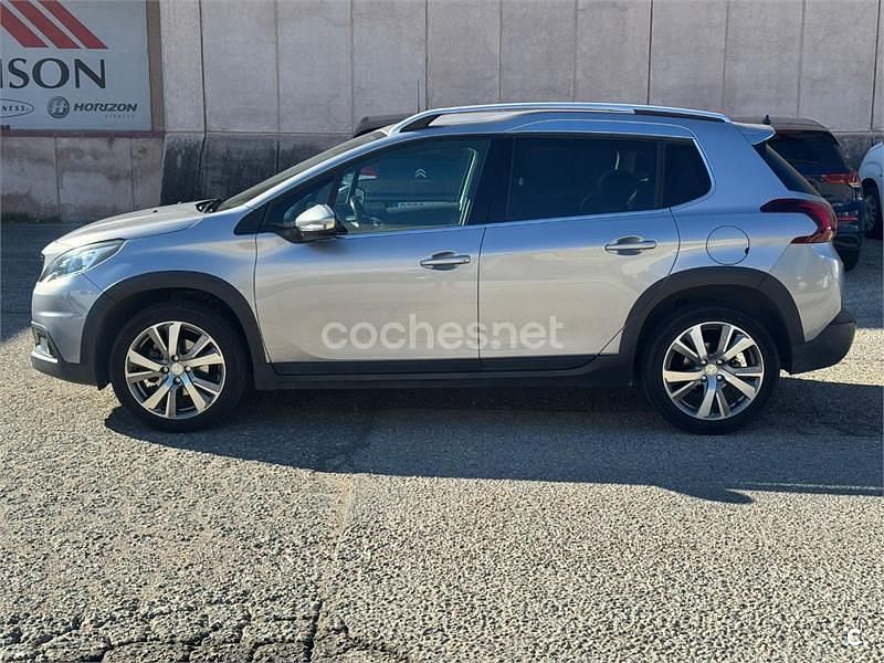 Usado Peugeot 2008 Allure 110 CV (80 kW) 2017 Gris / plata SUV
