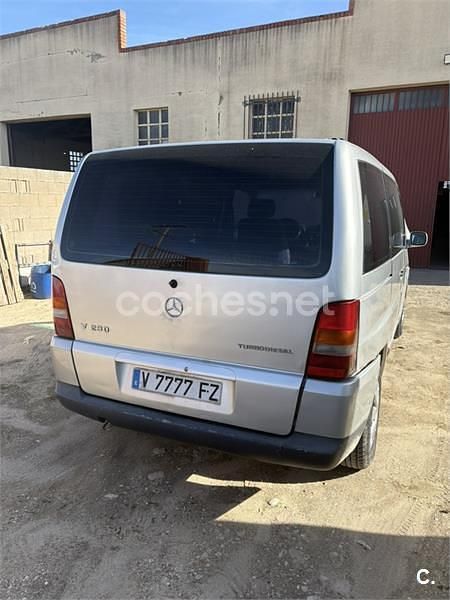 Usado Mercedes V230 98 CV (72 kW) 1998 Gris / plata Monovolumen
