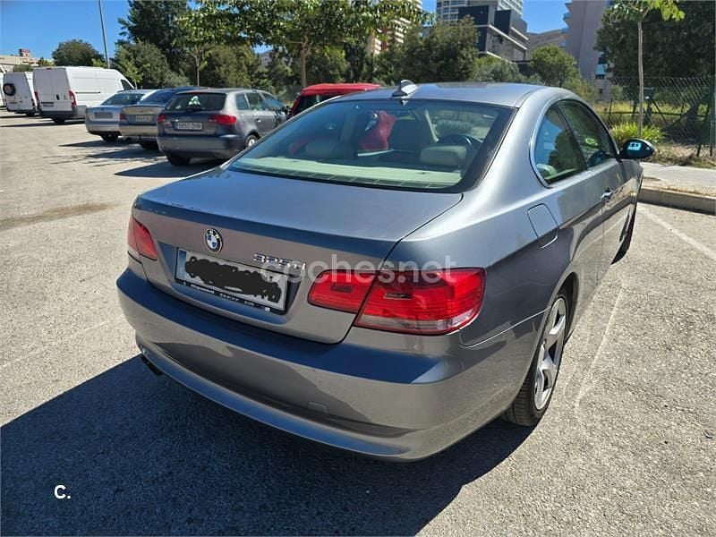 Usado BMW 325 197 HP (144 kW) 2009 Cinzento Coupé