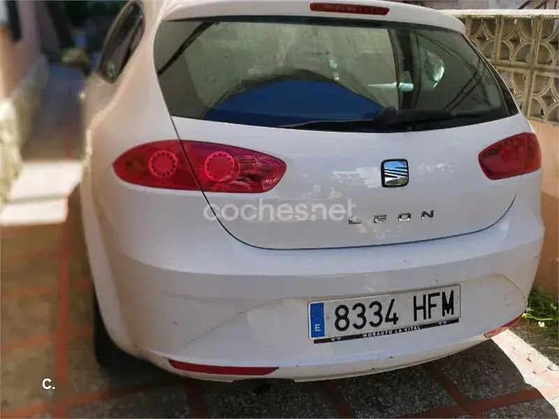 Usado Seat Leon 85 CV (62 kW) 2011 Blanco Utilitario