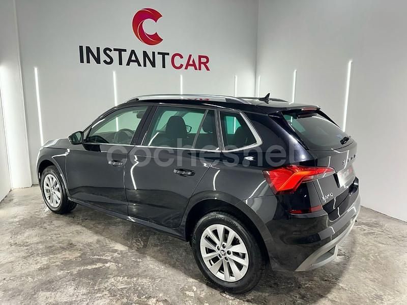 Usado Skoda Kamiq Active 110 CV (80 kW) 2023 Negro SUV