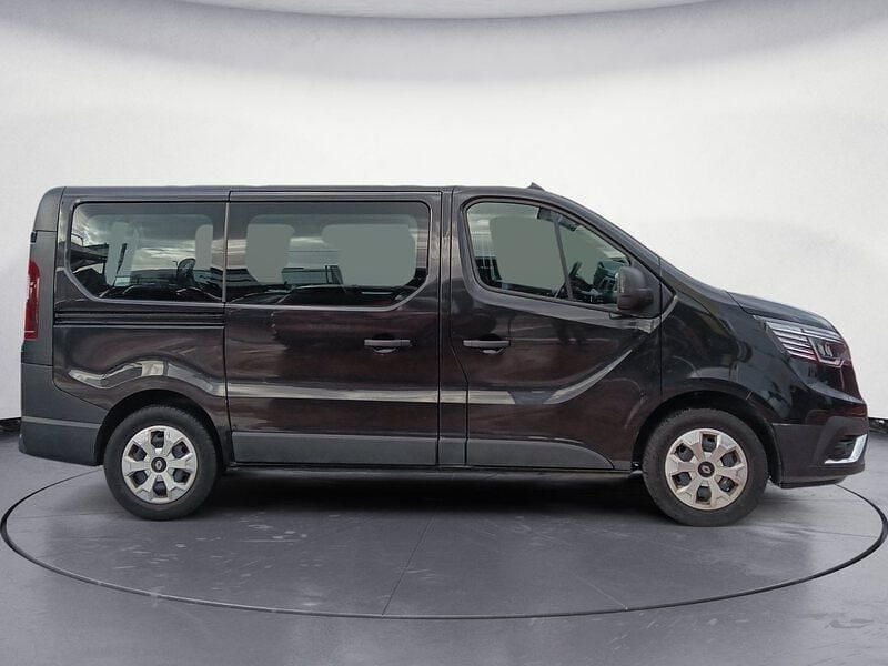Usado Renault Trafic 150 CV (110 kW) 2024 Negro Monovolumen