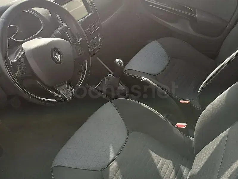Usado Renault Clio IV Dynamique 90 CV (66 kW) 2013 Blanco Berlina