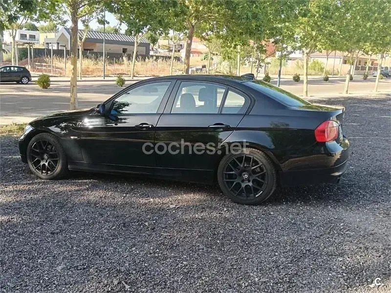 Usado BMW 318 129 CV (94 kW) 2007 Negro Berlina