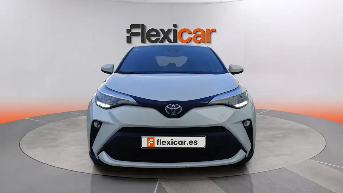 Begagnad Toyota C-HR Advance 122 HK (89 kW) 2021 Vit SUV