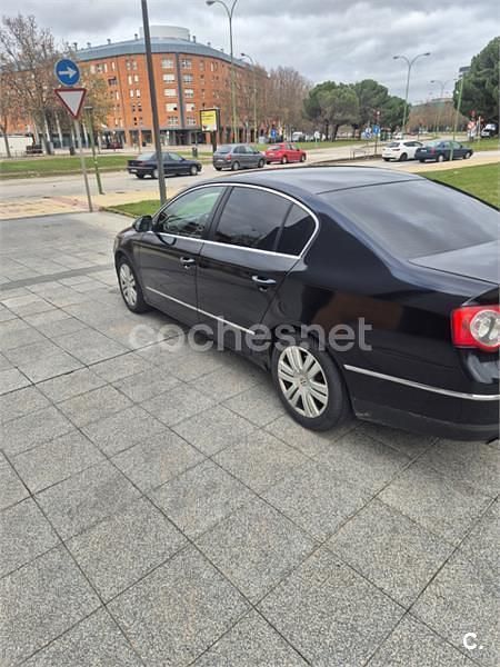 Usado VW Passat Highline 140 CV (102 kW) 2009 Negro Berlina