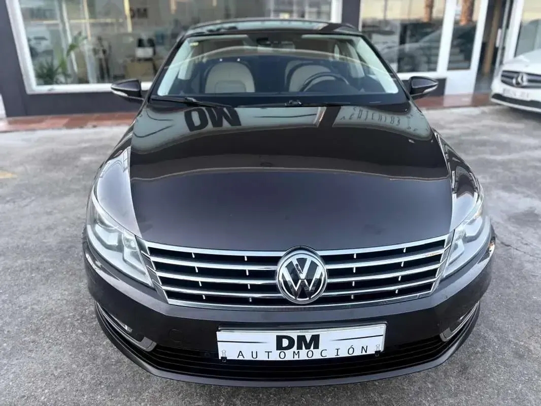 Usado VW Passat Highline 160 CV (117 kW) 2014 Negro Berlina