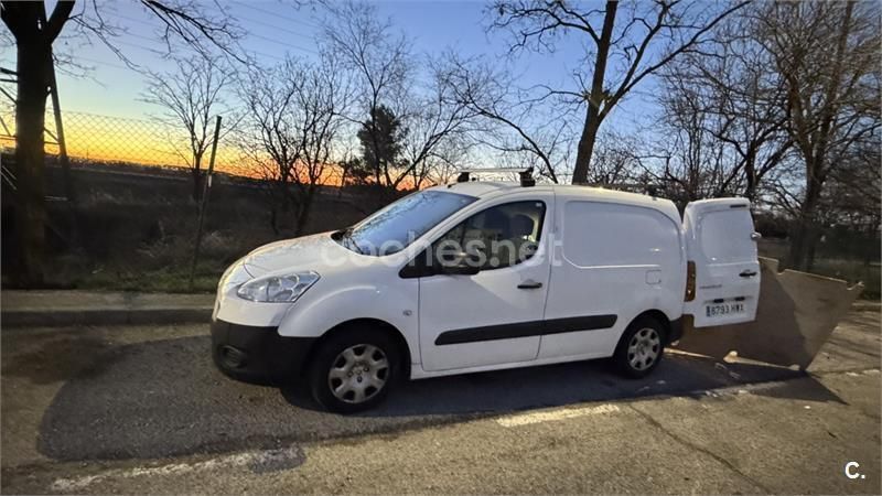 Blanco Usado 2014 Peugeot Partner Tepee Monovolumen | 7000 € (Precio justo) - Imagen 1/4