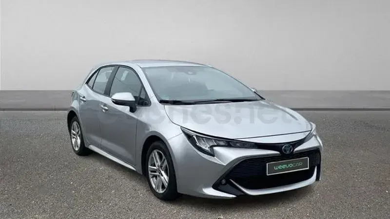 Usado Toyota Corolla Active 122 CV (89 kW) 2022 Gris / plata Berlina