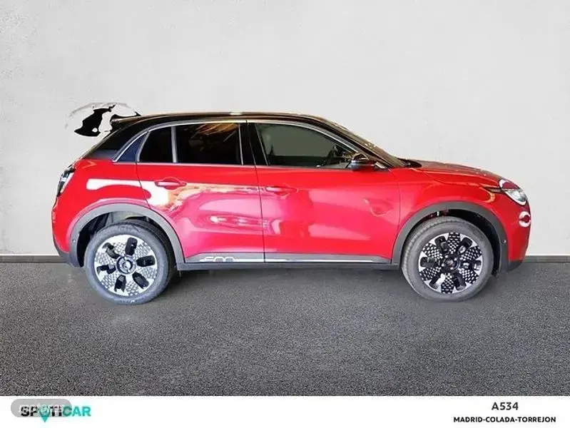 Nuevo Fiat 600 La Prima 110 CV (80 kW) 2026 Rojo SUV