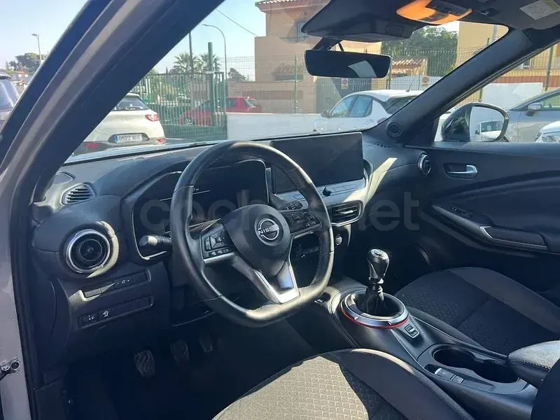 Usado Nissan Juke Acenta 114 CV (83 kW) 2025 Gris / plata SUV