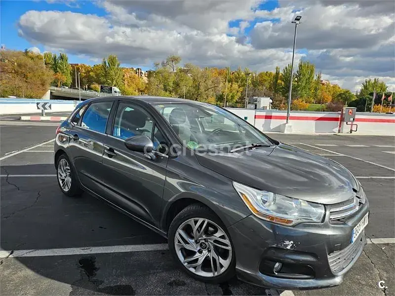 Usado Citroën C4 120 CV (88 kW) 2014 Gris / plata Berlina