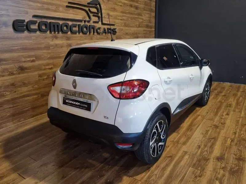Usado Renault Captur Life 90 CV (66 kW) 2016 Beige SUV