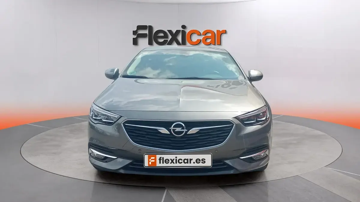 Usado Opel Insignia Selective 140 CV (102 kW) 2019 Gris Berlina