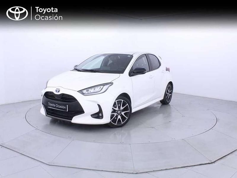 Usado Toyota Yaris Hybrid Style 116 CV (85 kW) 2022 Blanco Utilitario