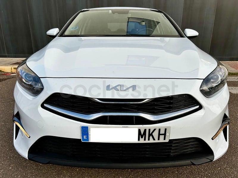 Usado Kia Ceed 136 CV (100 kW) 2023 Blanco Utilitario