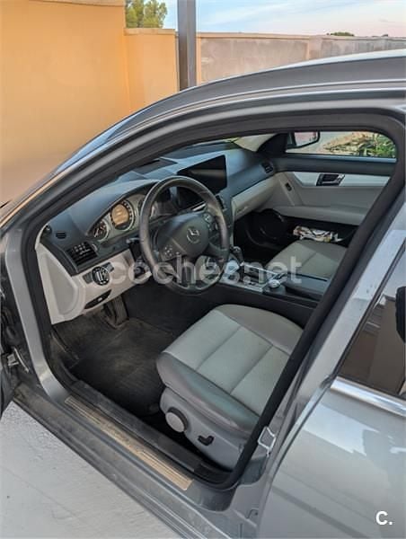 Usado Mercedes C320 Avantgarde 224 CV (164 kW) 2007 Gris / plata Berlina