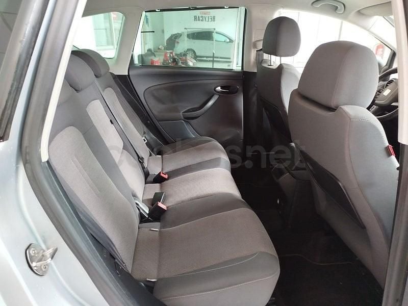 Usado Seat Altea XL Style 105 CV (77 kW) 2010 Gris / plata Monovolumen