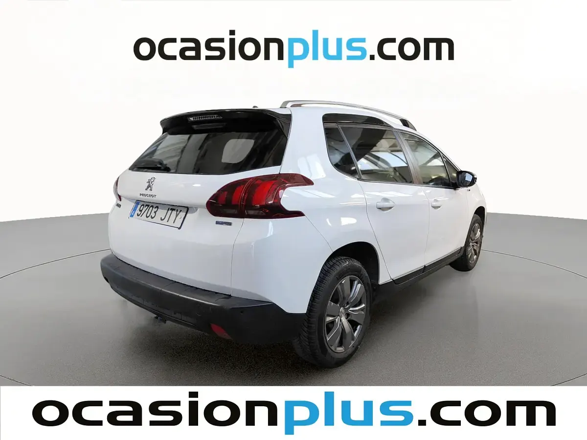 Usado Peugeot 2008 Style 110 CV (80 kW) 2016 Blanco SUV
