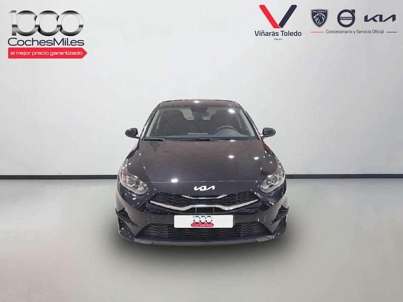 Usado Kia Ceed 136 CV (100 kW) 2024 Negro Utilitario