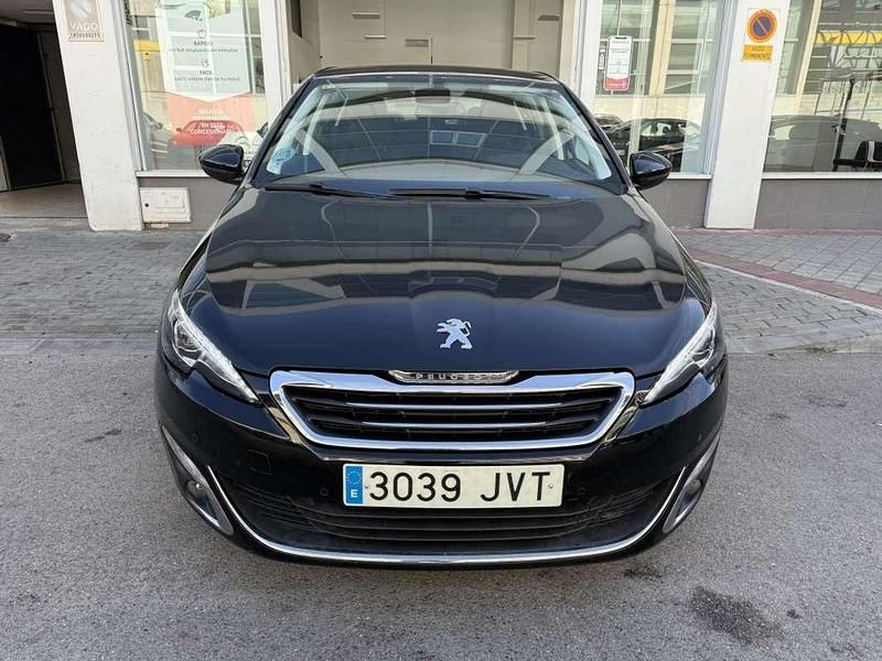 Usado Peugeot 308 Allure 131 CV (96 kW) 2016 Negro Utilitario