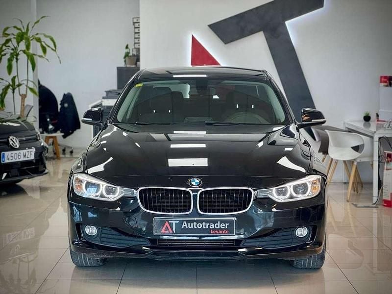 Usado BMW 318 143 CV (105 kW) 2014 Negro Berlina