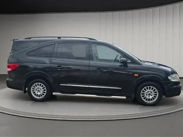 Usado SsangYong Rodius 165 CV (121 kW) 2007 Blanco Monovolumen
