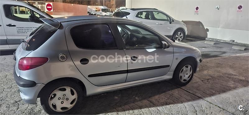 Usado Peugeot 206 90 CV (66 kW) 2000 Azul Berlina
