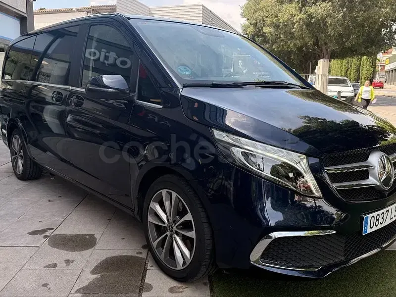 Usado Mercedes V250 Avantgarde 190 CV (139 kW) 2021 Azul Monovolumen