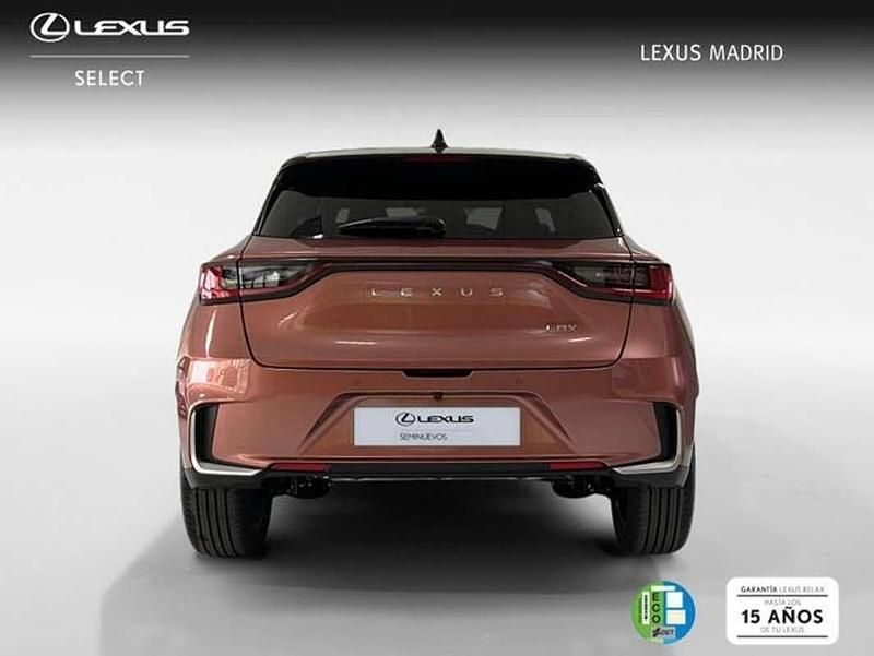 Usado Lexus LBX 137 CV (100 kW) 2025 Marrón SUV