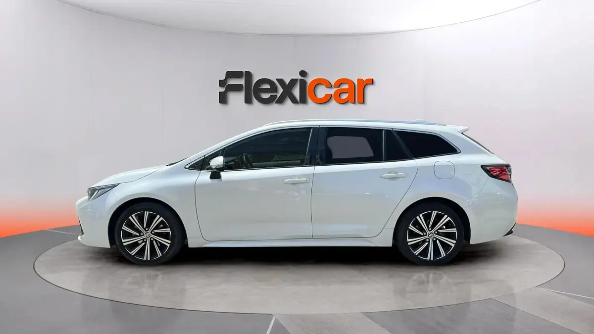 Usado Toyota Corolla Style 184 CV (135 kW) 2022 Blanco Familiar