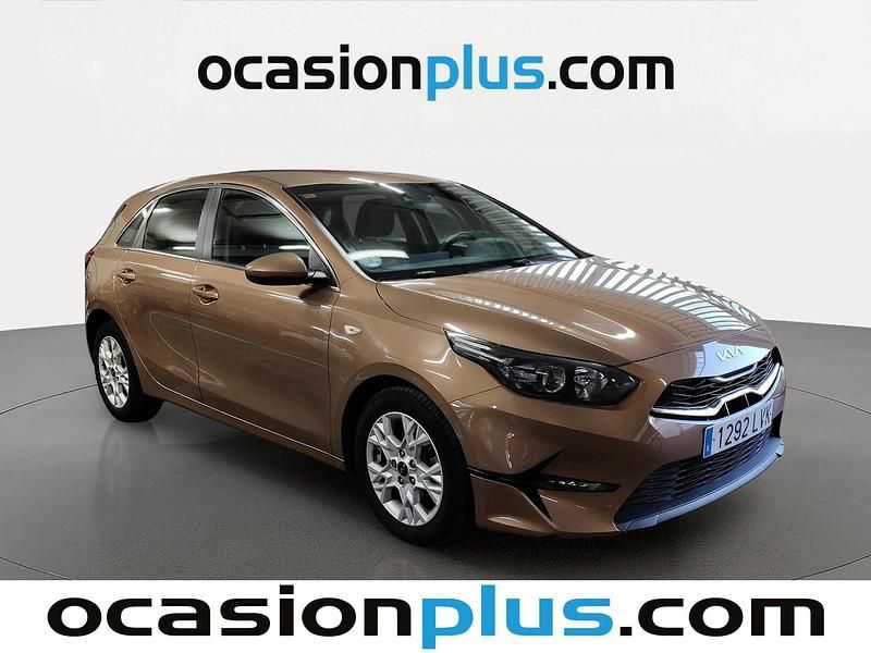 Usado Kia Ceed 120 CV (88 kW) 2021 Marrón Utilitario