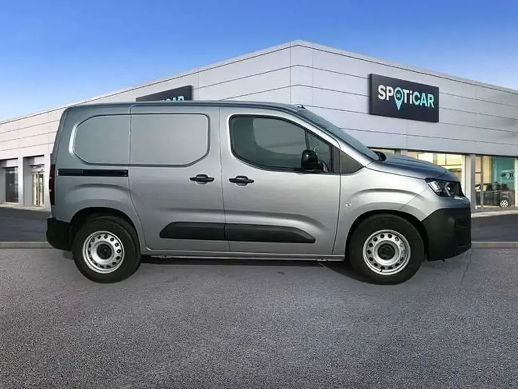 Usado Peugeot Partner 136 CV (100 kW) 2024 Gris Monovolumen