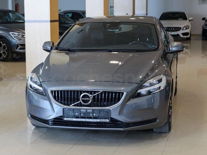 Occasion Volvo V40 Momentum 150 PK (110 kW) 2019 Grijs Sedan