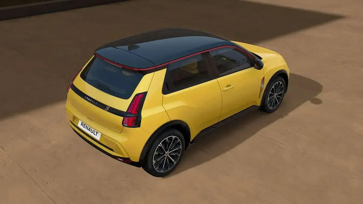 Begagnad Renault Megane E-Tech Techno 110 kW (150 HK) 2025 Gul Halvkombi