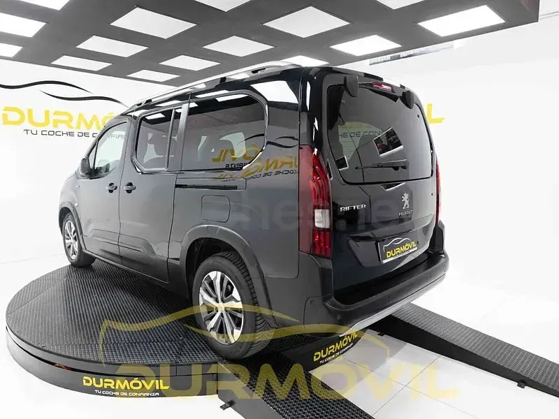 Usado Peugeot Rifter GT-line 130 CV (95 kW) 2019 Negro Monovolumen